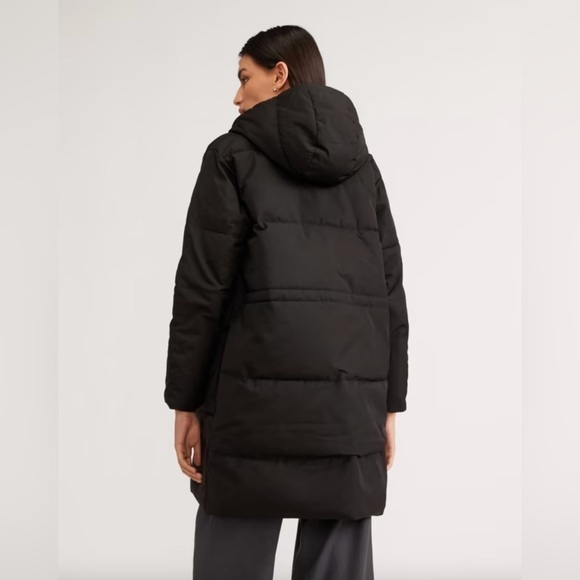 EVERLANE The ReNew Long Puffer in Black Medium - Picture 3 of 14
